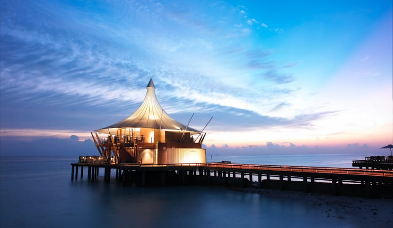 indian-ocean-holidays-maldives-baros-hotel-the-lighthouse-restaurant